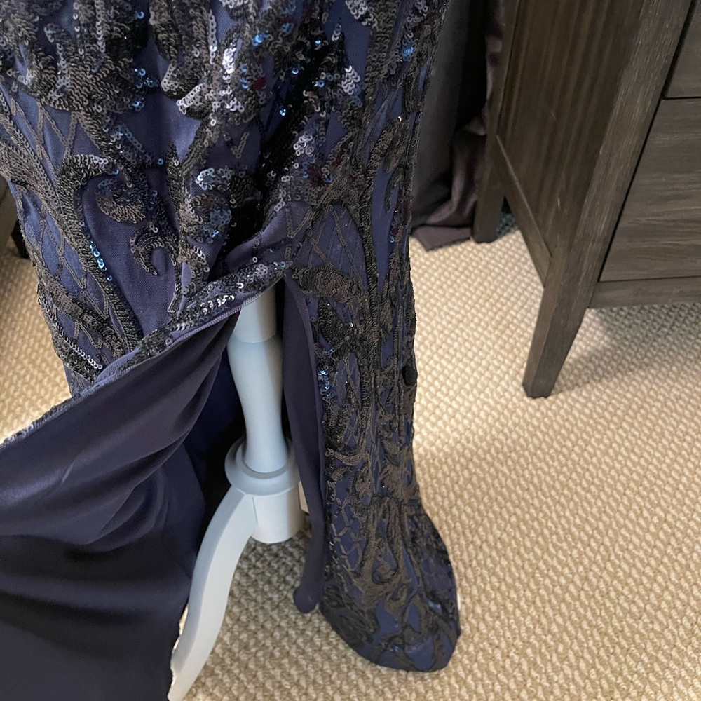 Bariano (Australian) Designer Evening Gown - Picture 14 of 15